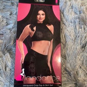 Jacquard crop top and skirt set OS